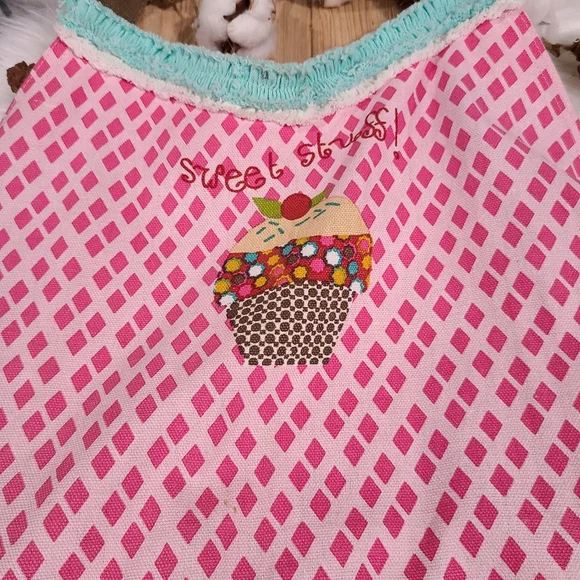 🧁🧁NEW🧁🧁SUPER CUTE!! Sweet Stuff Cupcake Apron for young girl cookers 🧁🧁 - Picture 15 of 16